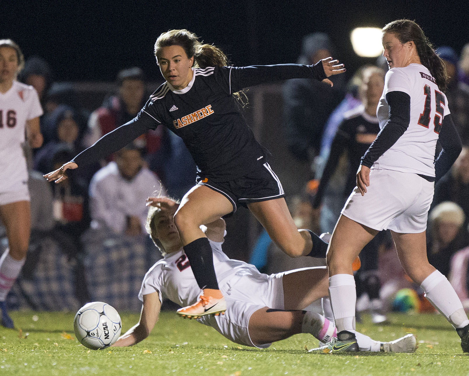 191031-sportslocal-cashmeresoccer 03.jpg